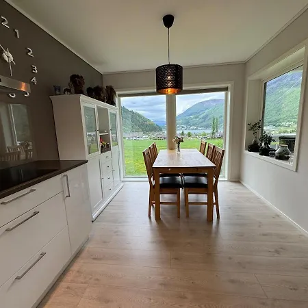 Panorama View Apartment *